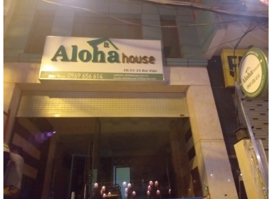 Bảng hiệu Aloha House